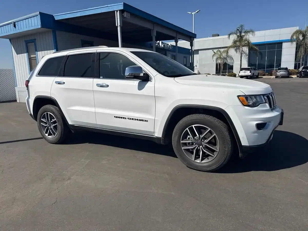 2021 Jeep Grand Cherokee Limited's photo