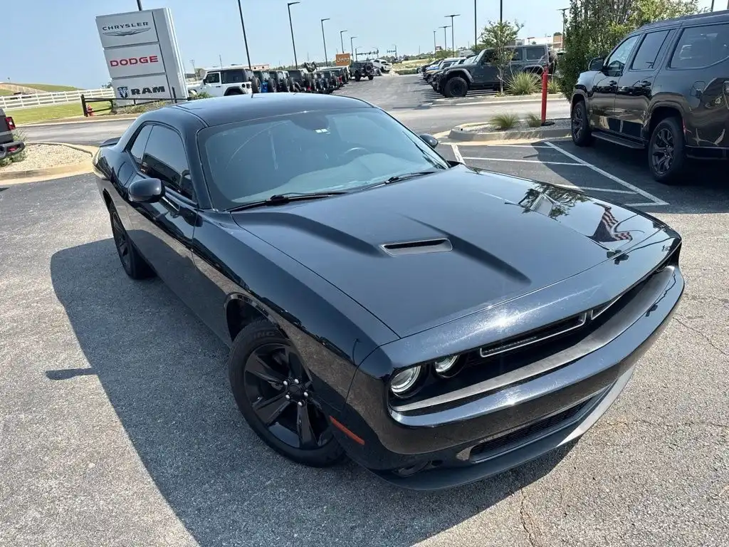 2023 Dodge Challenger SXT Auto's photo