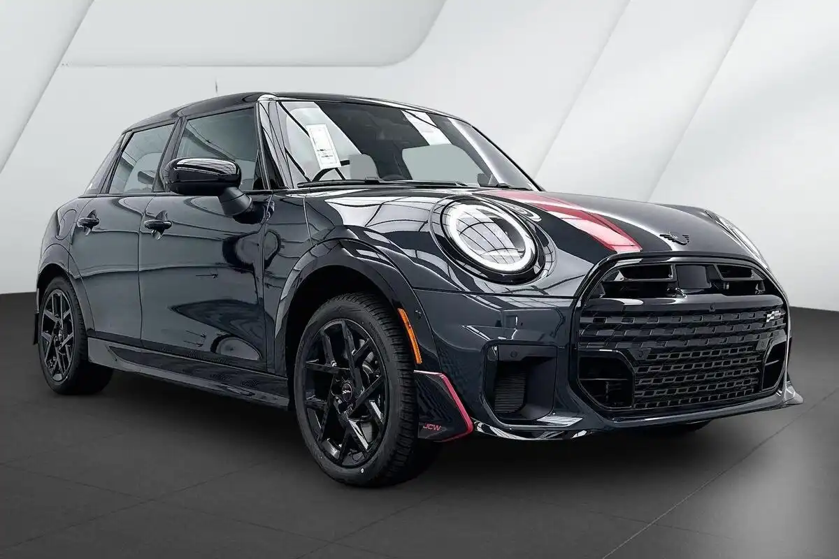 2026 MINI Hardtop Cooper S's photo