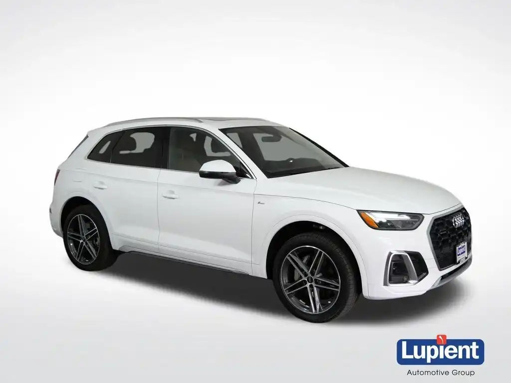 2024 Audi Q5 55 e Premium's photo