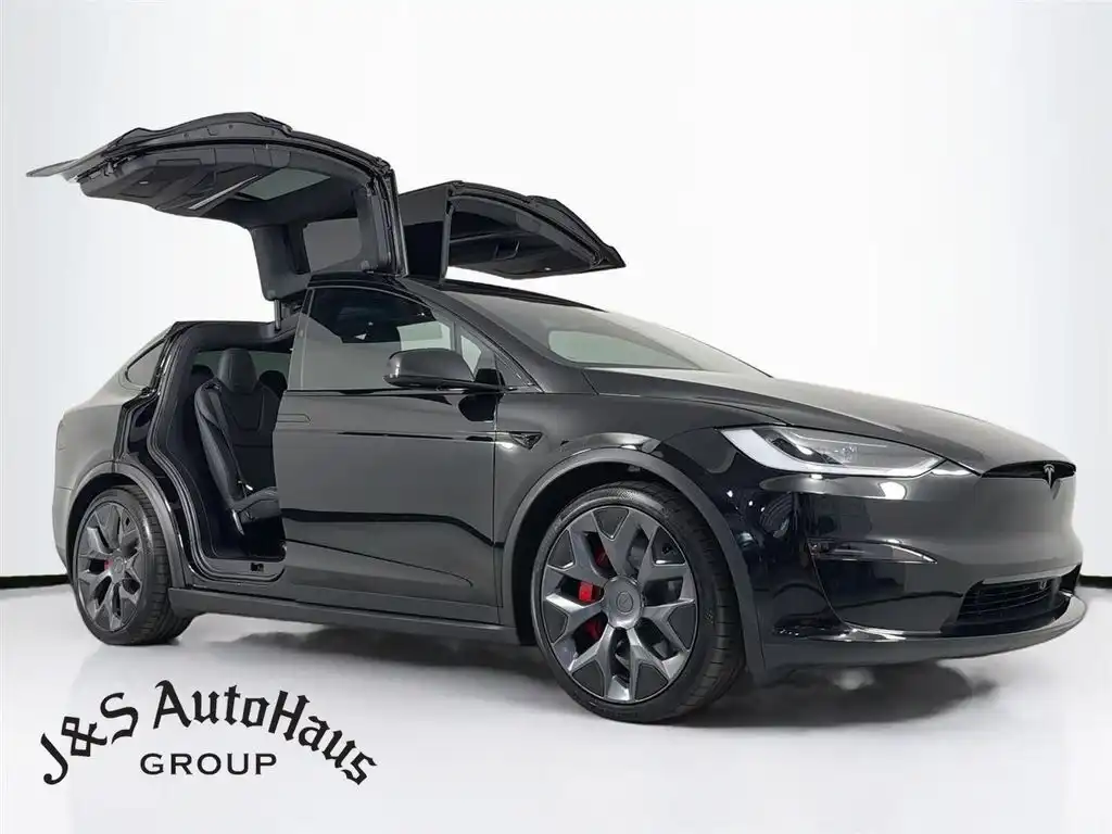 2026 Tesla Model X Plaid's photo