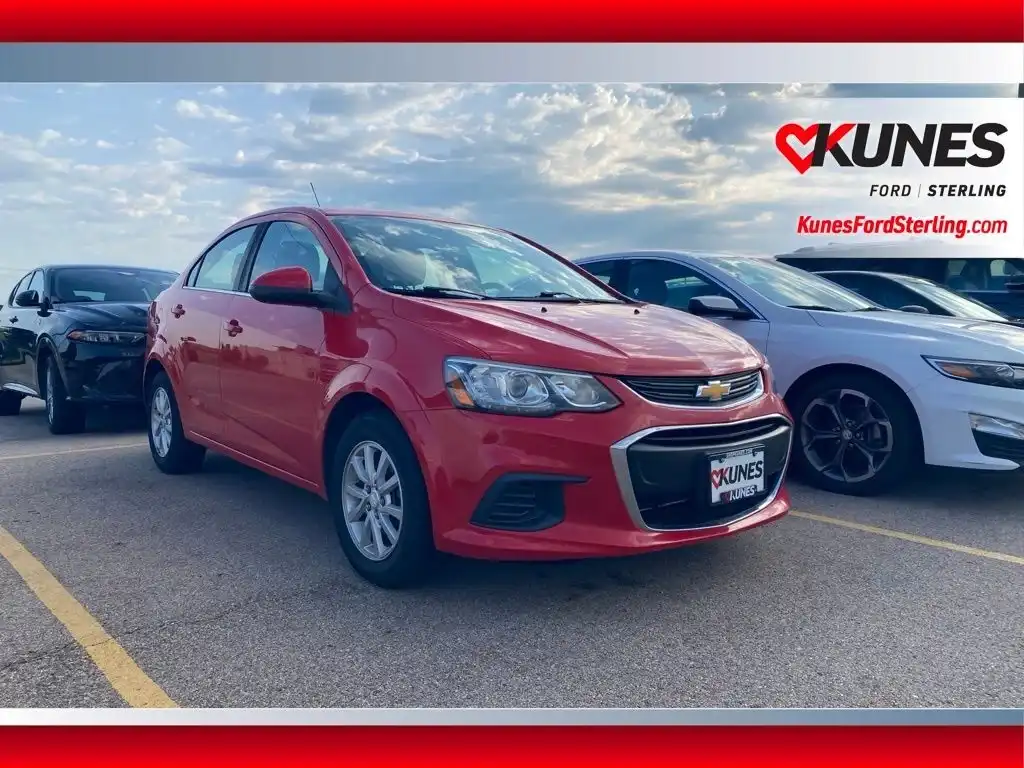 2017 Chevrolet Sonic LT Sedan Auto's photo