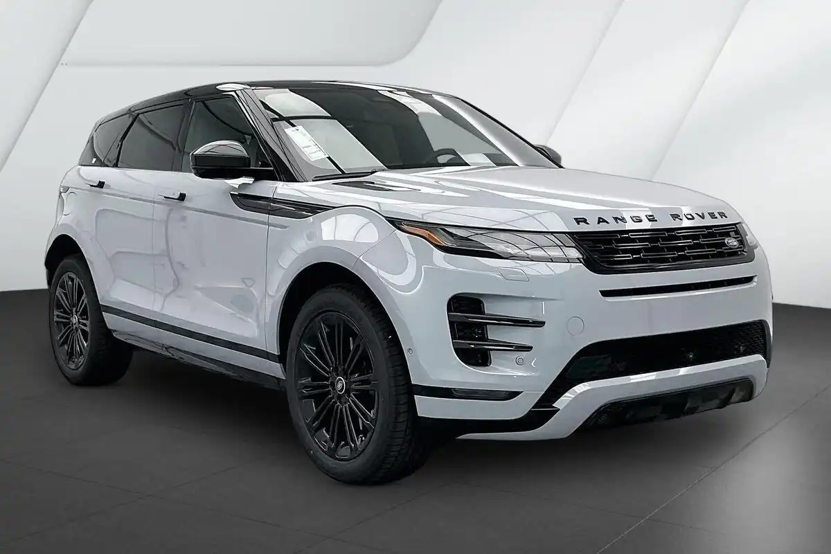 2026 Land Rover Range Rover Evoque Dynamic SE's photo