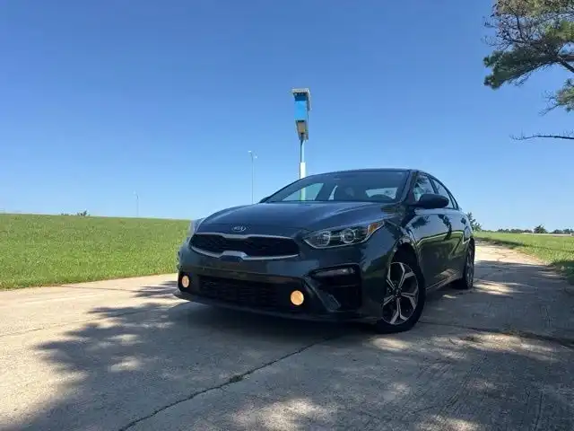 2019 Kia Forte LXS AT's photo