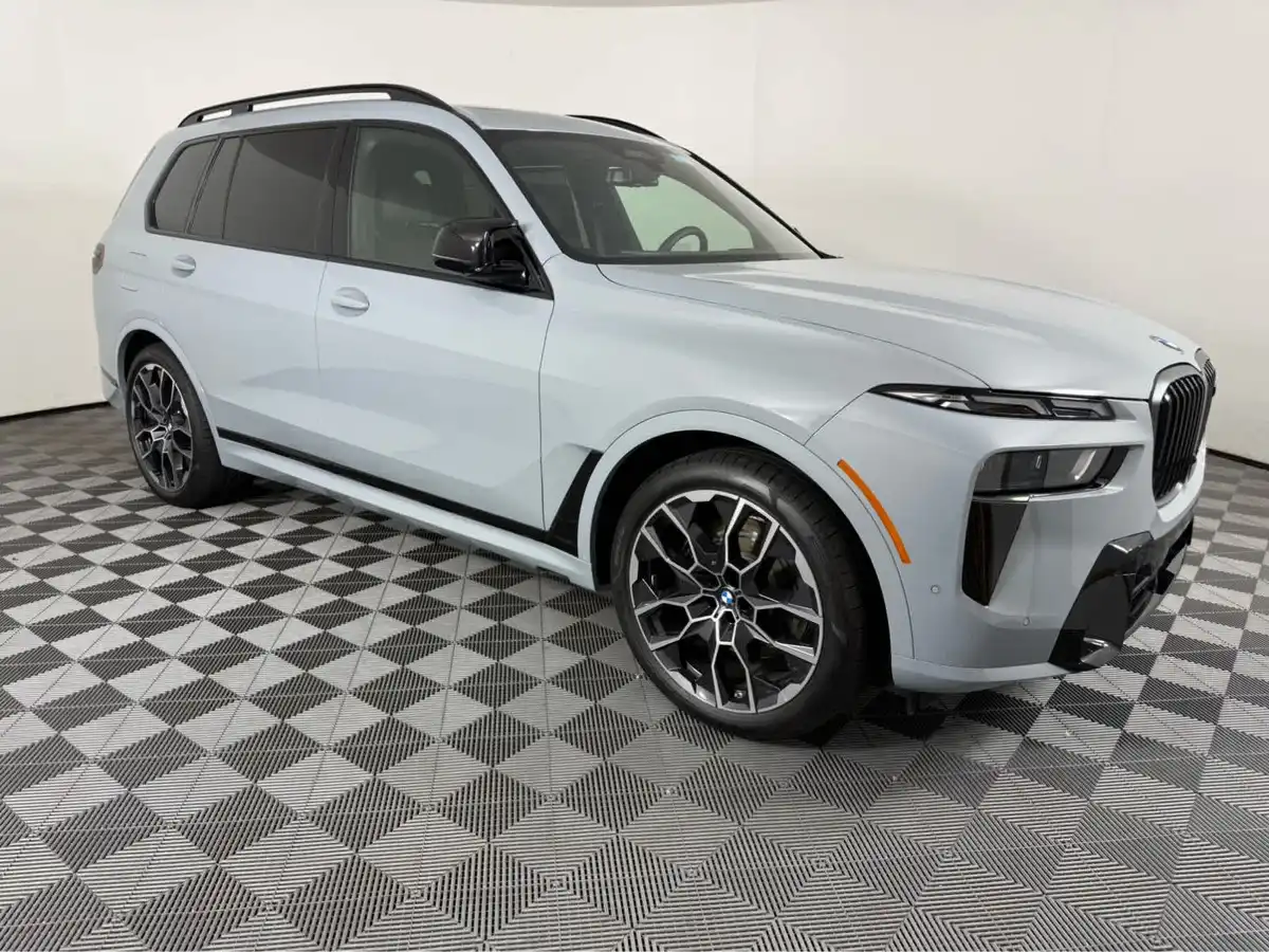 2026 BMW X7 M60i's photo