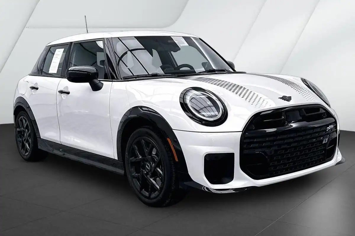 2026 MINI Hardtop Cooper S's photo