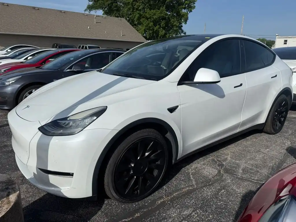 2021 Tesla Model Y Long Range Dual Motor All-Wheel Drive's photo