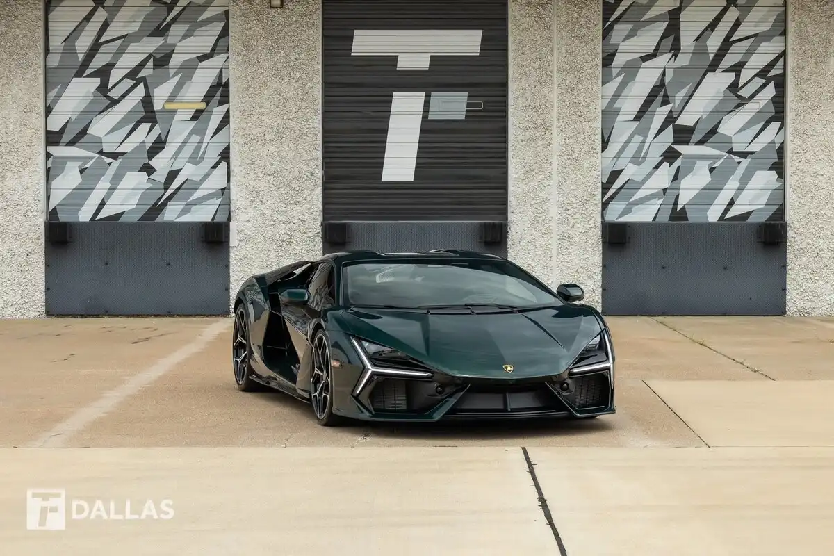 2025 Lamborghini Revuelto 6.5 DCT 4WD's photo
