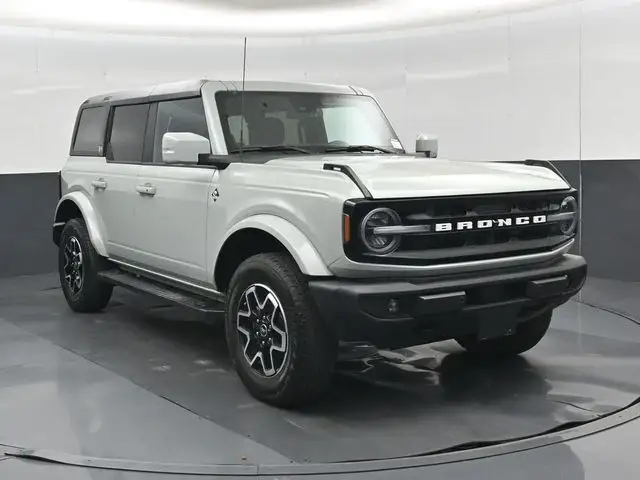 2021 Ford Bronco Outer Banks Advanced 4x4 photo 1