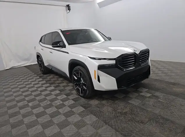 2023 BMW XM Base photo 1