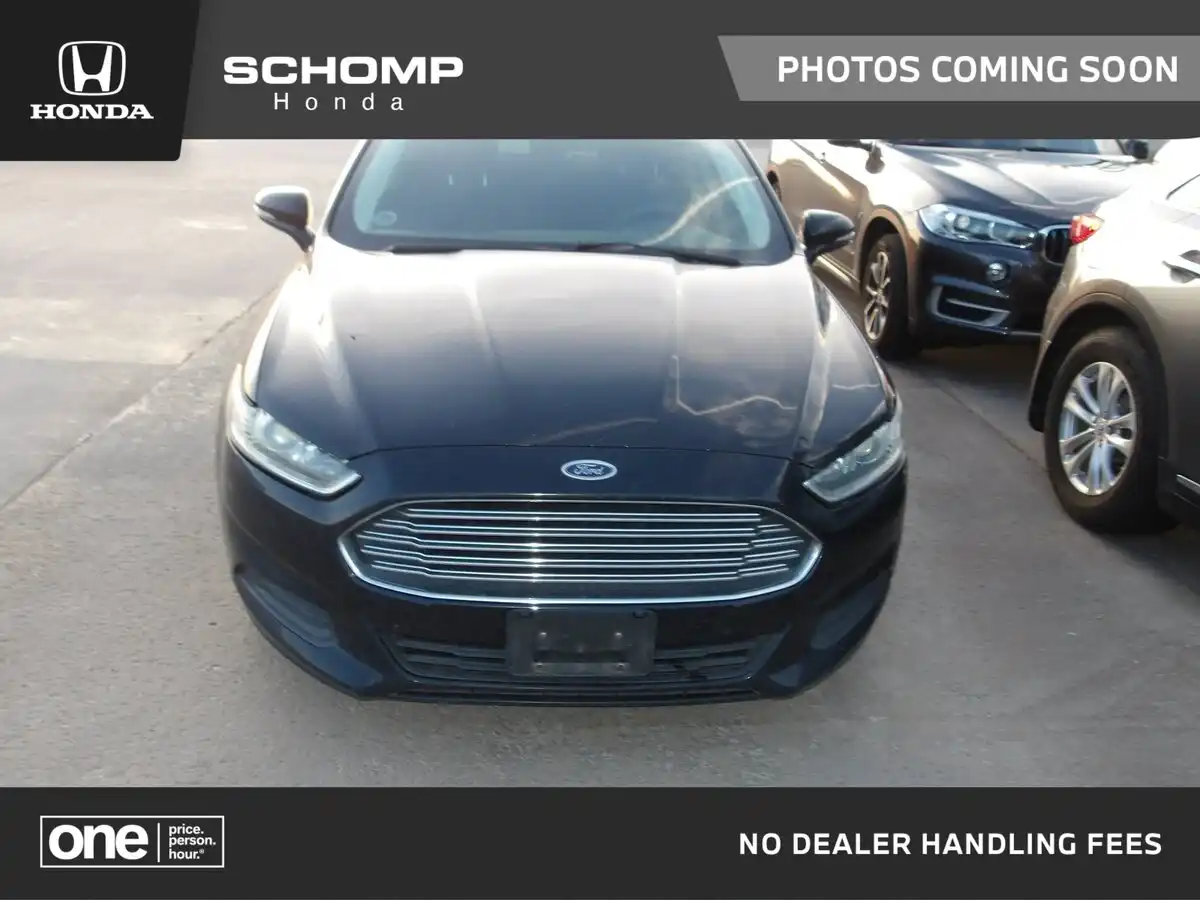2016 Ford Fusion SE FWD's photo