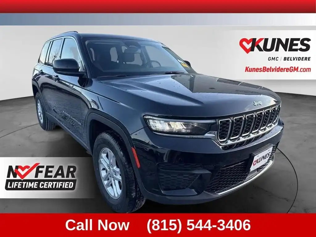 2023 Jeep Grand Cherokee Laredo 4x4's photo