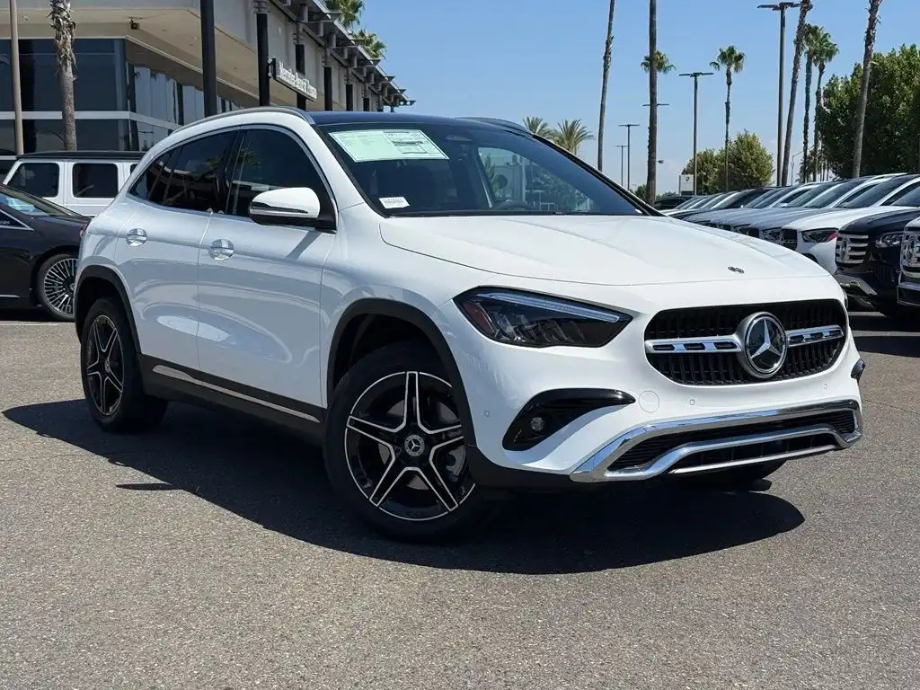 2026 Mercedes-Benz GLA GLA 250's photo