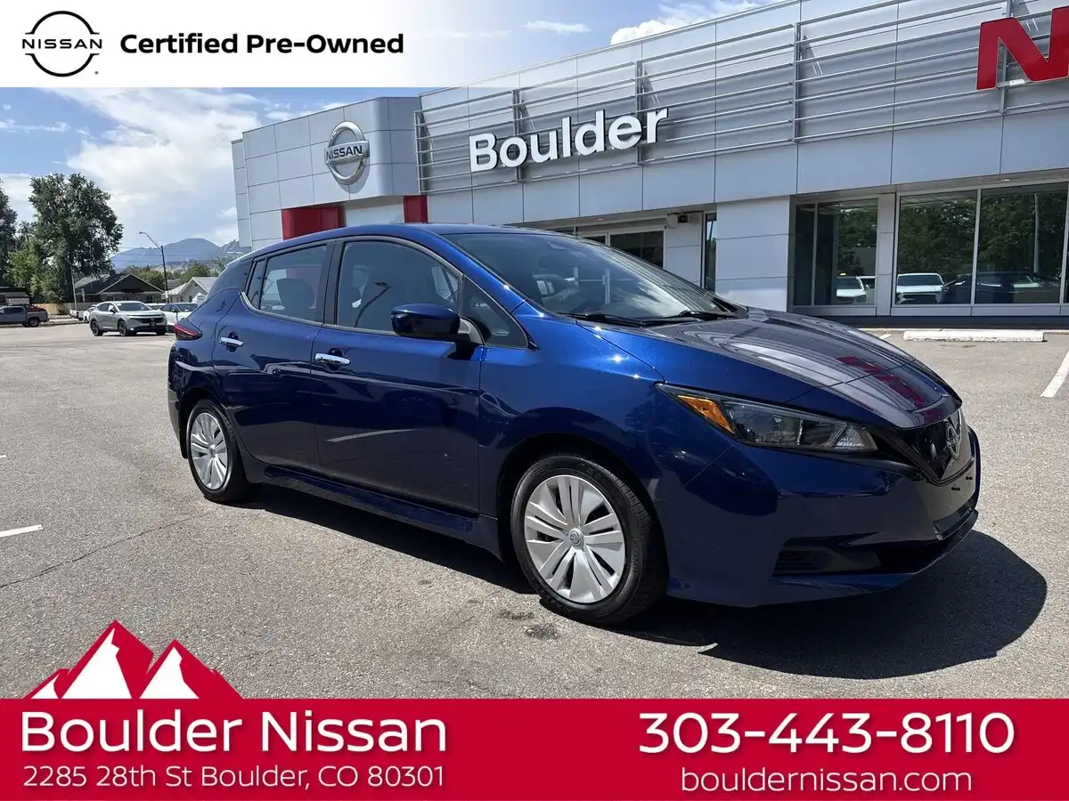 2025 Nissan Leaf S's photo