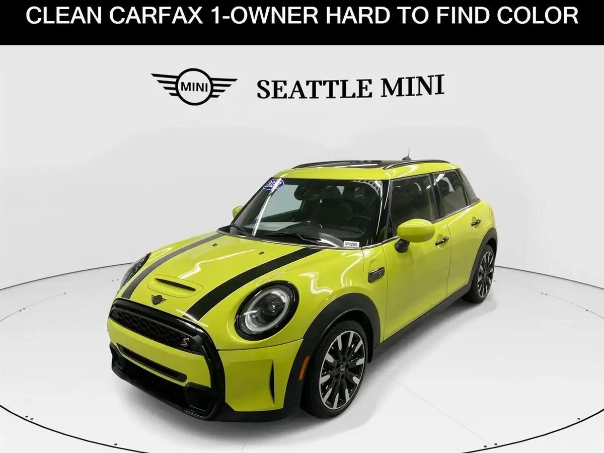 2023 MINI Hardtop Cooper S's photo