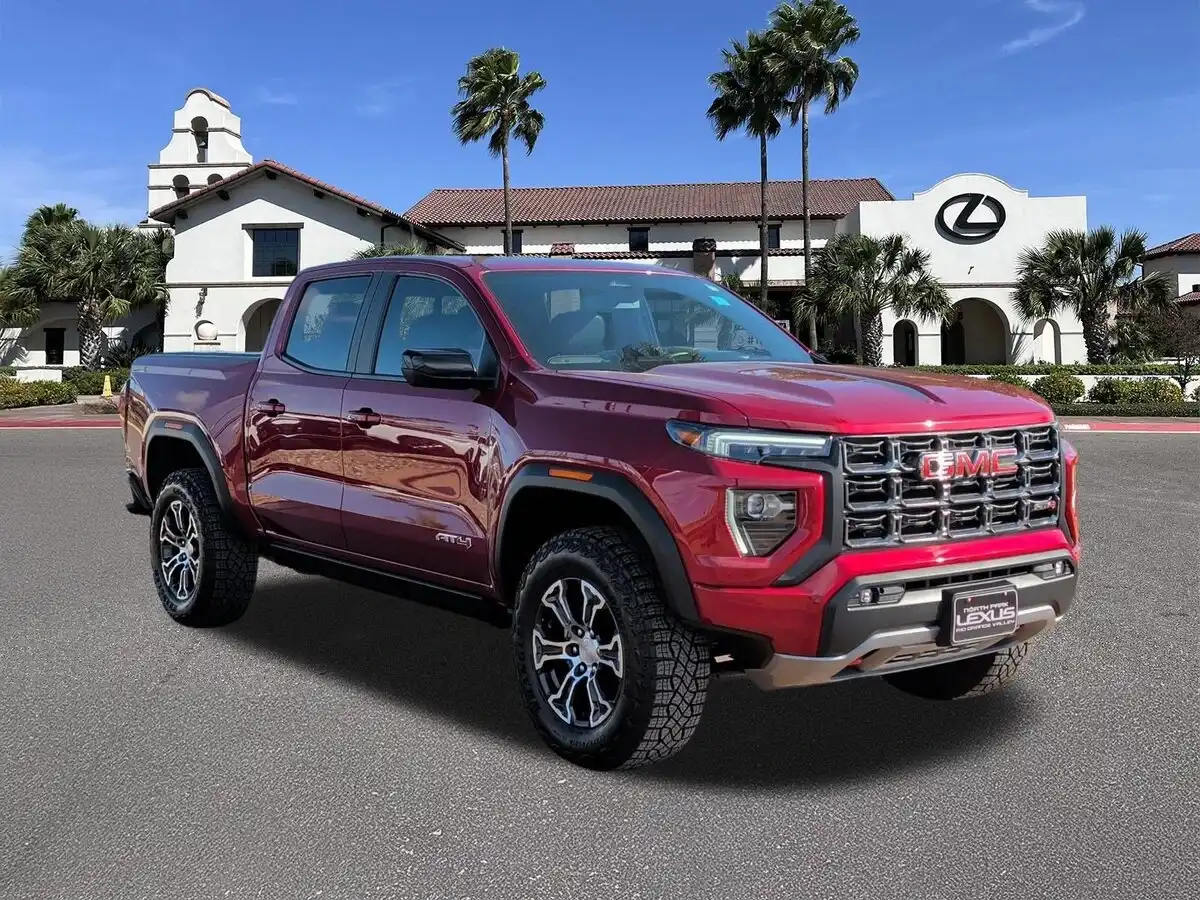 2024 GMC Canyon AT4 4WD Crew Cab Short Box's photo