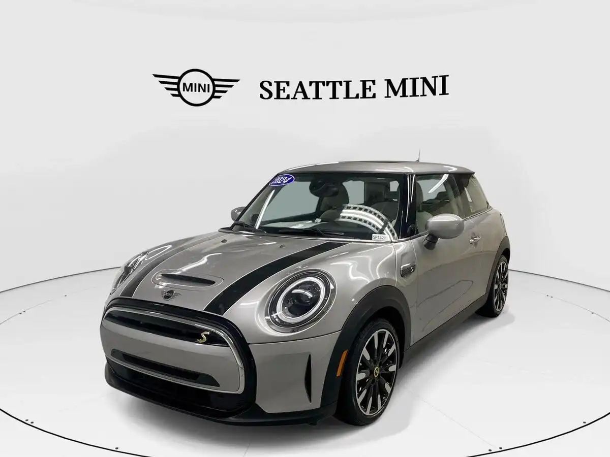 2024 MINI Hardtop Cooper SE's photo