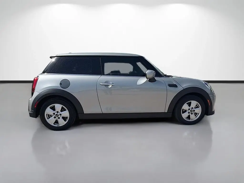 2024 MINI Hardtop Cooper photo 3