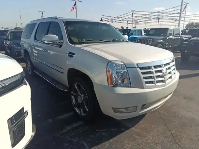 2007 Cadillac Escalade ESV Base's photo
