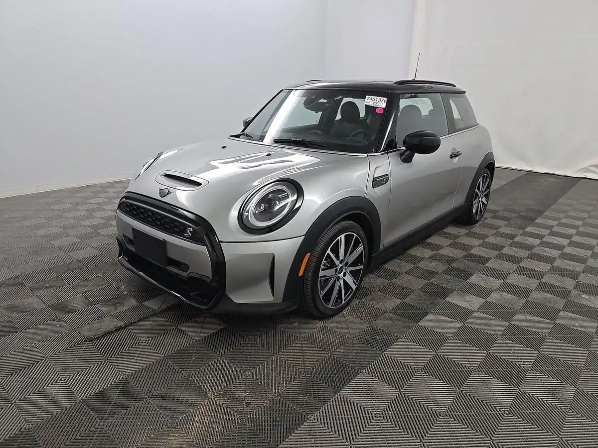 2024 MINI Hardtop Cooper S's photo