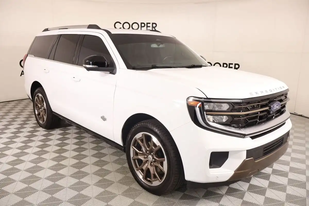 2026 Ford Expedition King Ranch 4X4's photo