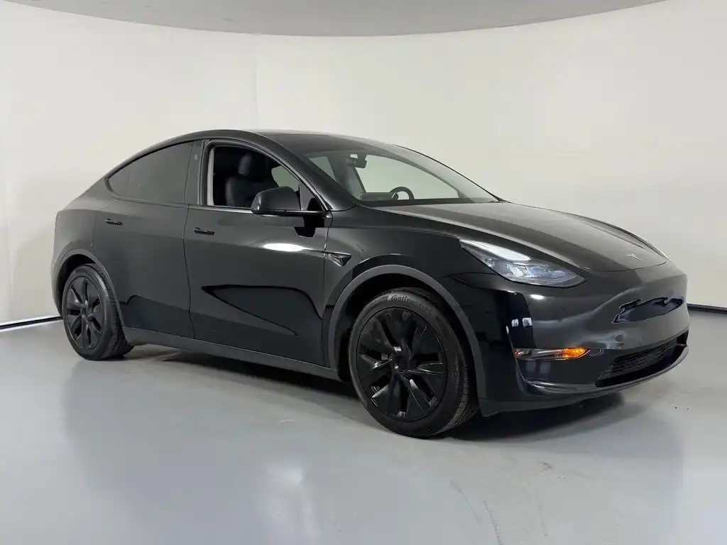 2024 Tesla Model Y Long Range Dual Motor All-Wheel Drive's photo