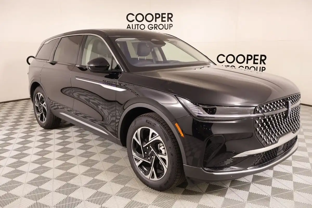 2026 Lincoln Nautilus Premiere AWD's photo