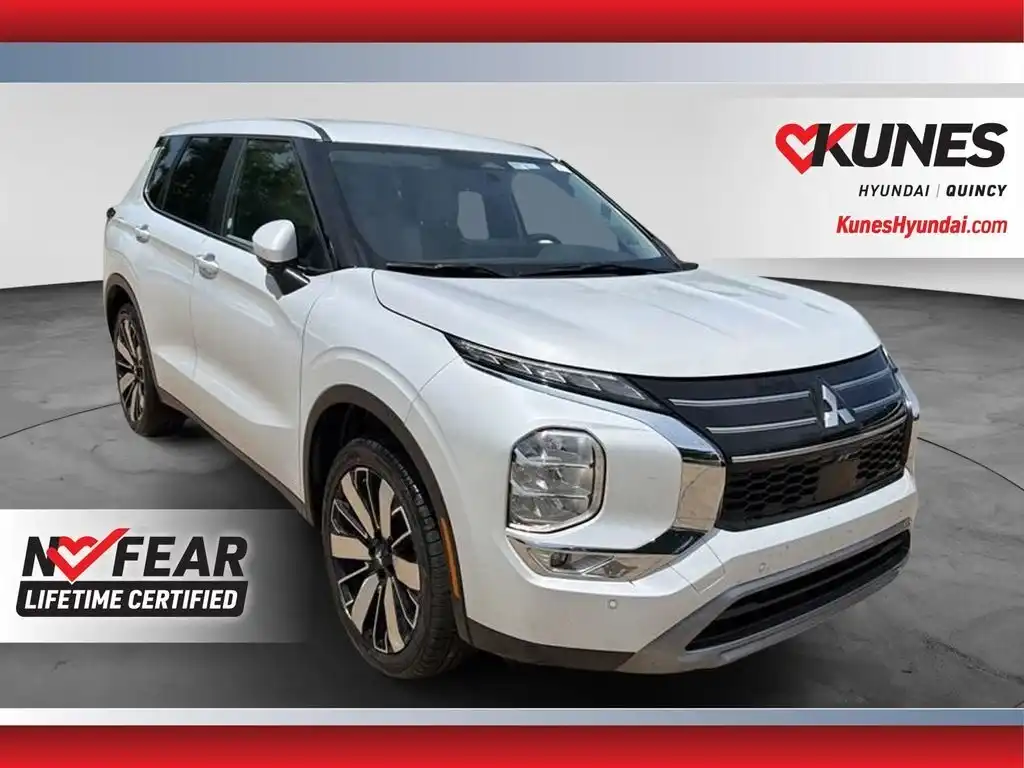 2025 Mitsubishi Outlander SE 2WD's photo