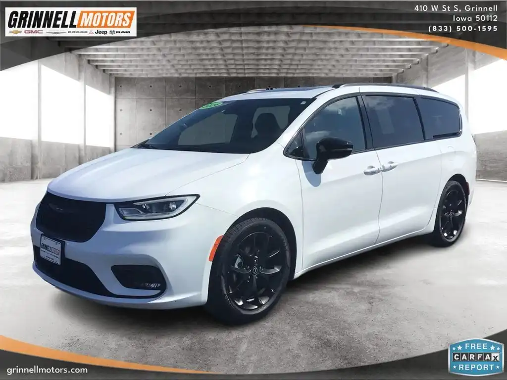 2026 Chrysler Pacifica Limited's photo