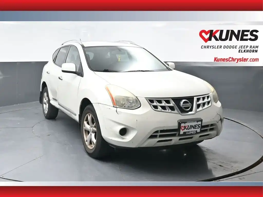 2011 Nissan Rogue SV FWD's photo