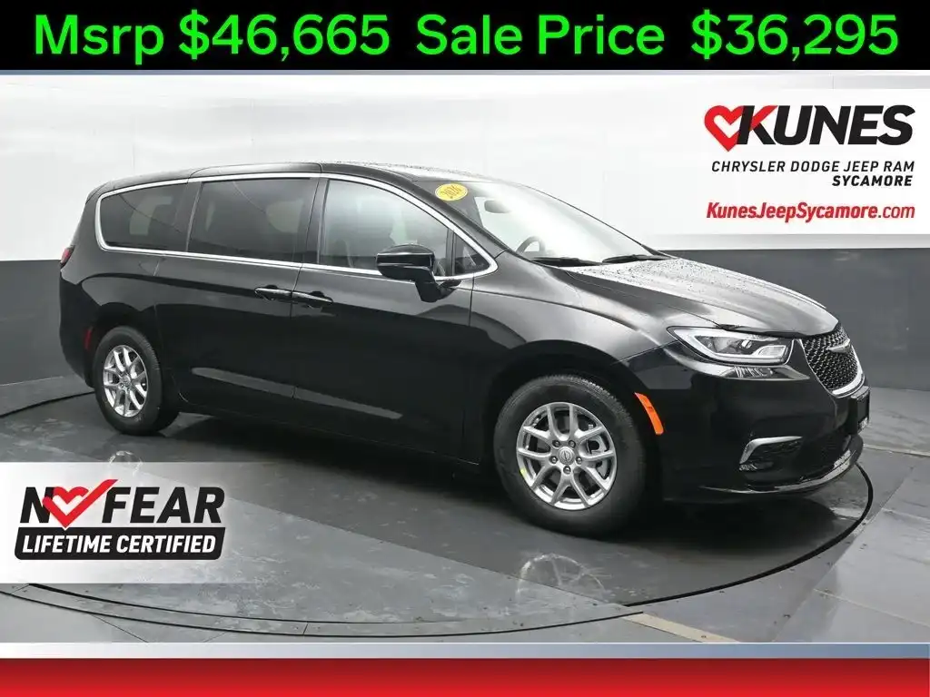 2026 Chrysler Pacifica Select's photo