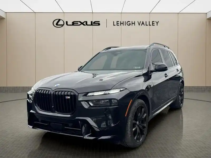2025 BMW X7 M60i's photo