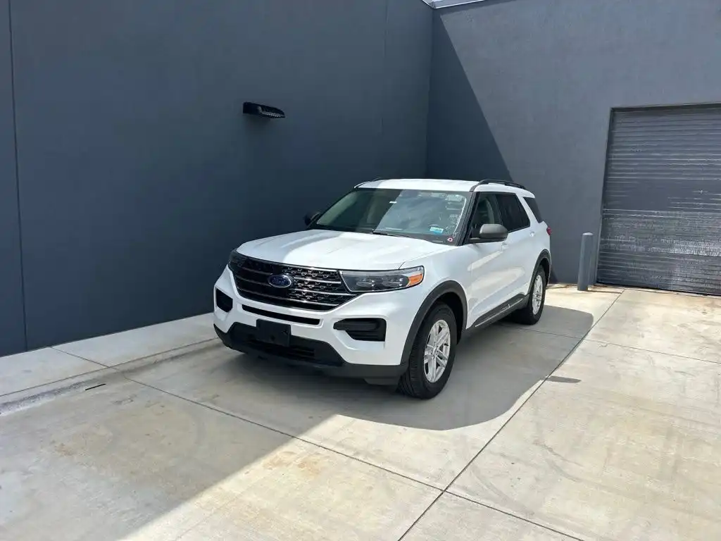 2021 Ford Explorer XLT RWD's photo