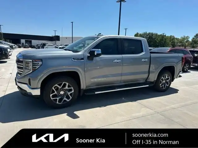 2025 GMC Sierra 4WD Crew Cab Short Box SLT's photo