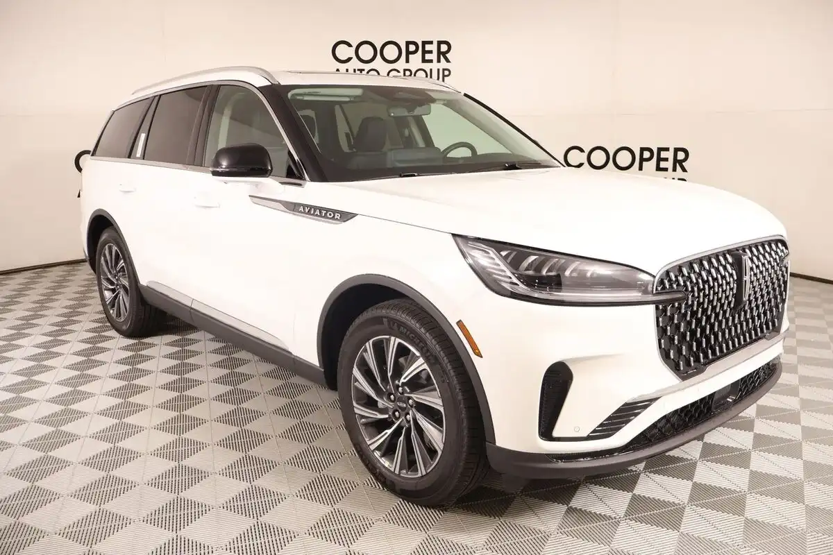 2026 Lincoln Aviator Premiere AWD's photo