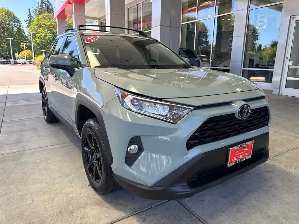 2021 Toyota RAV4 XLE AWD's photo