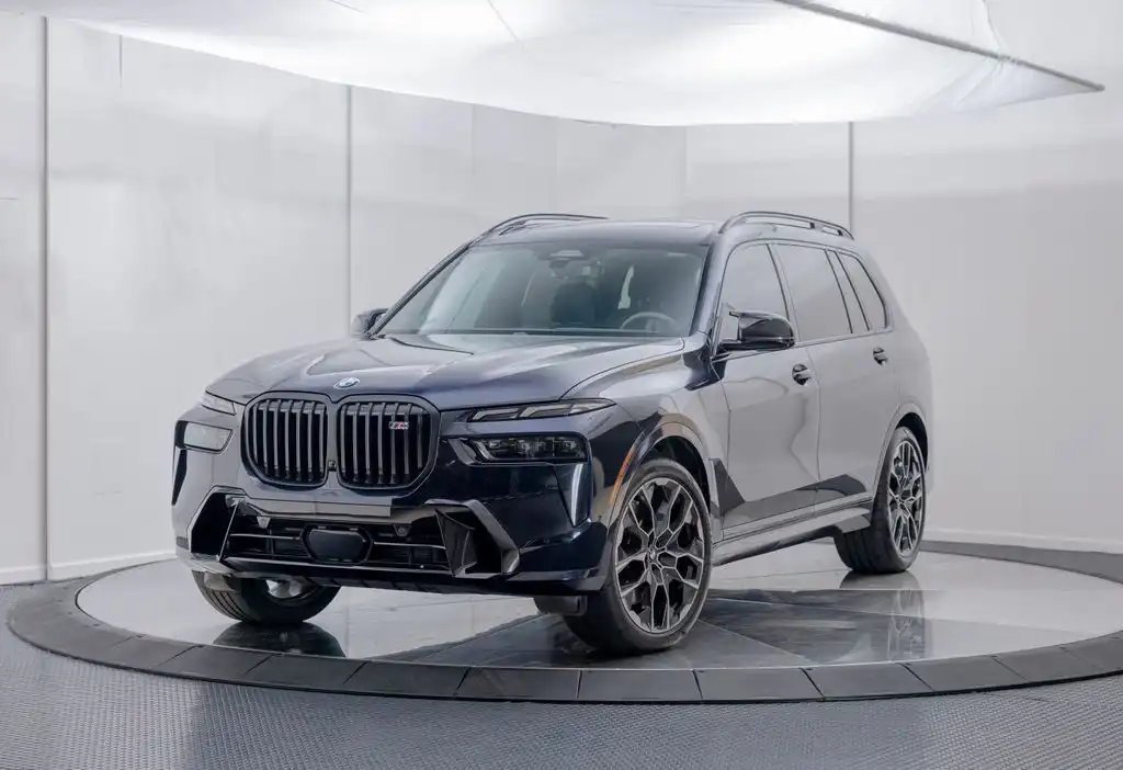 2025 BMW X7 M60i's photo
