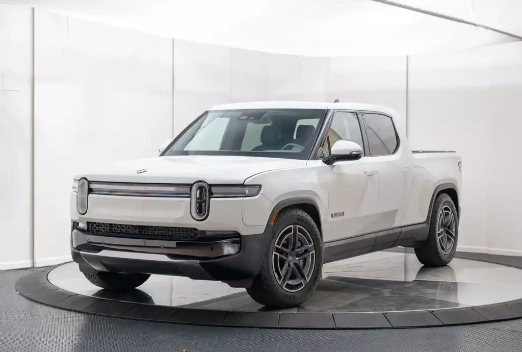 2025 Rivian R1T Adventure Dual Standard's photo