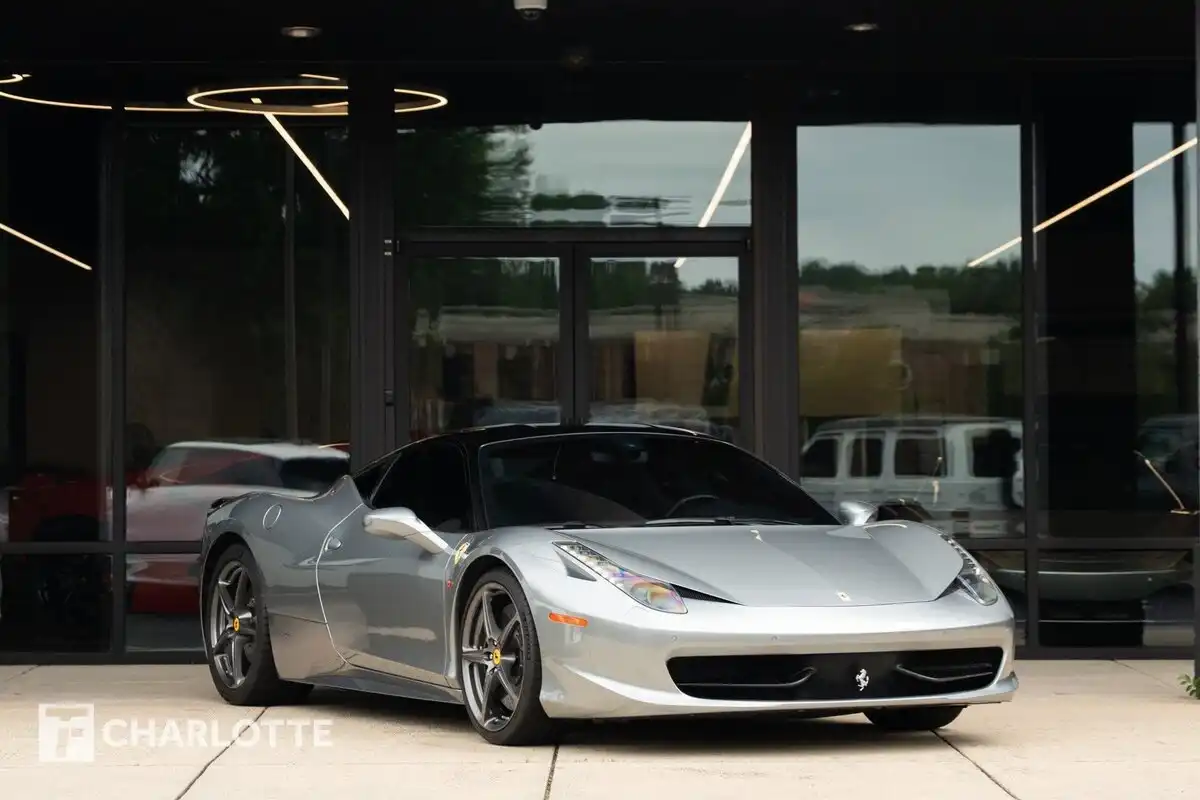 2011 Ferrari 458 Base's photo