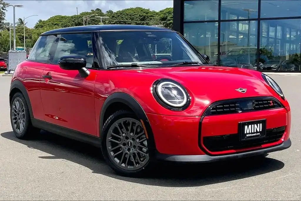 2026 MINI Hardtop Cooper S Signature's photo