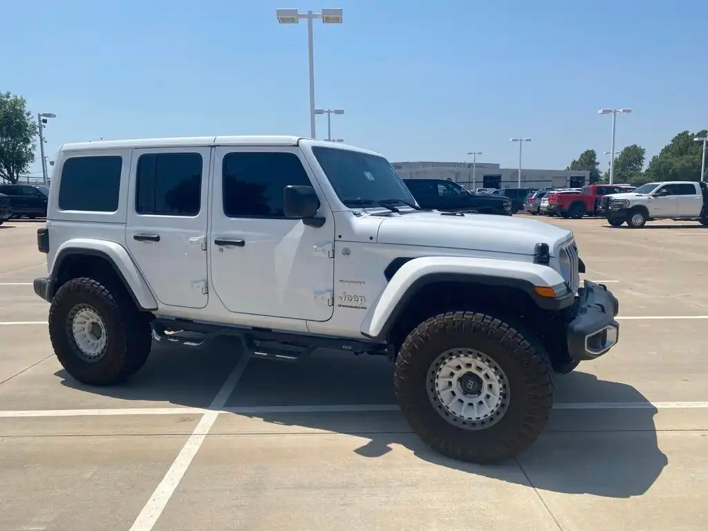 2024 Jeep Wrangler Sahara's photo
