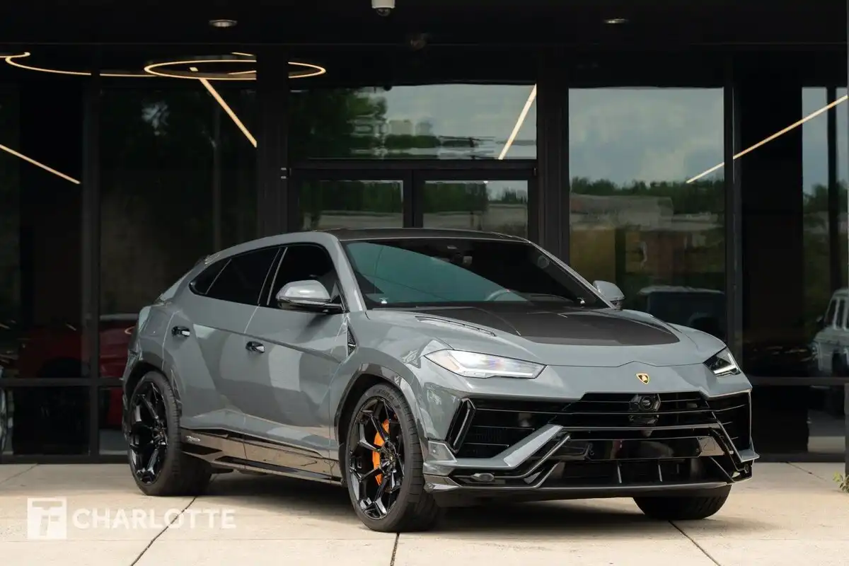 2023 Lamborghini Urus 4.0 V8 Performante's photo