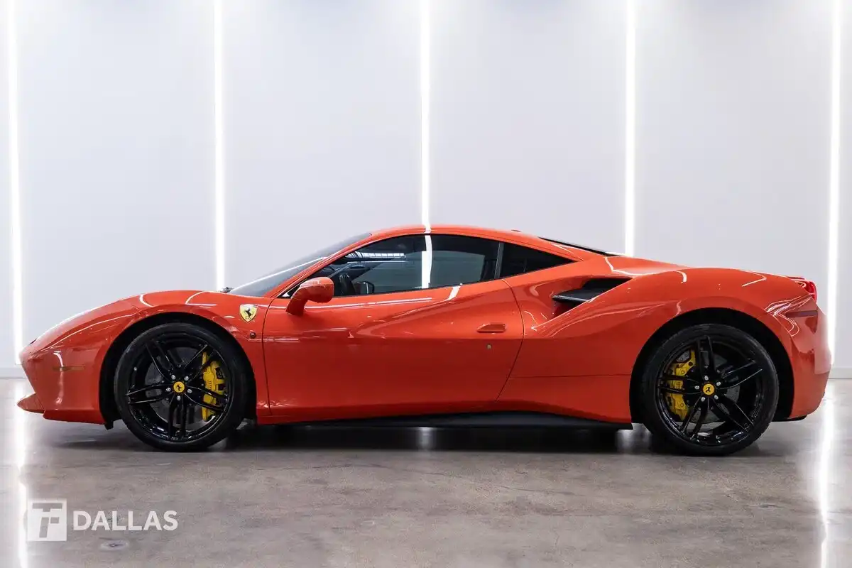 2016 Ferrari 488 Base's photo