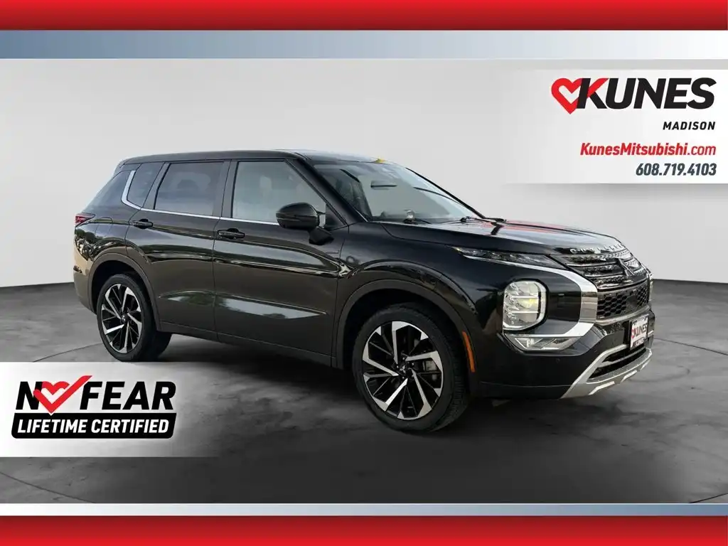 2024 Mitsubishi Outlander SE S-AWC's photo