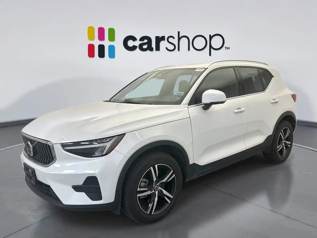 2024 Volvo XC40 B5 Core Bright AWD's photo