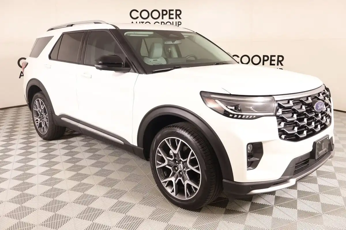 2025 Ford Explorer Platinum 4WD (PL535)'s photo