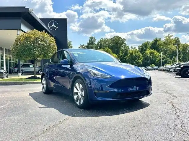 2023 Tesla Model Y Long Range Dual Motor All-Wheel Drive's photo