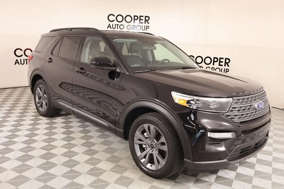 2022 Ford Explorer XLT RWD's photo