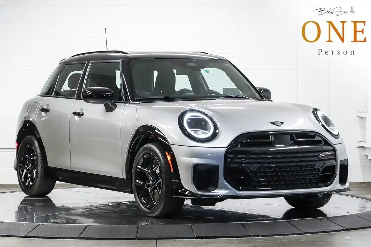2026 MINI Hardtop Cooper S's photo
