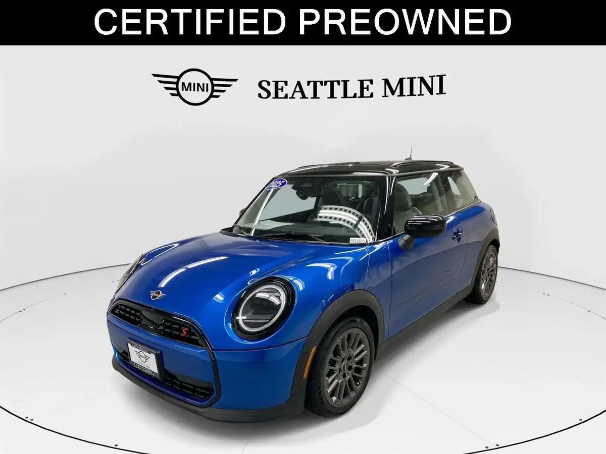 2025 MINI Hardtop Cooper S Signature's photo